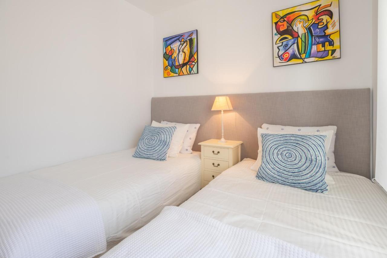 Atico 2 Terrazas Junto Al Mar By Rent Me Apartment Estepona Luaran gambar